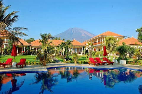 Property building, Day, Garden, On site, Mountain view, Swimming pool