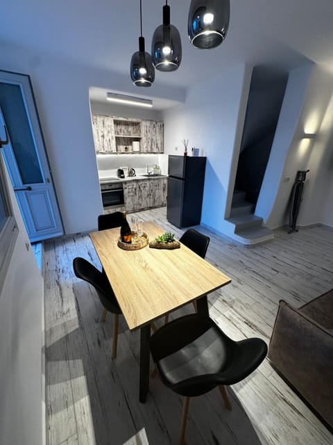 Avenoir Luxury Cave Villa 2 bedroom Apartment in Mesaria