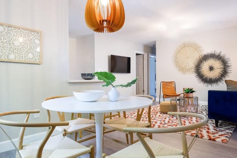 La Vie Boheme 2 - Charming Oasis w Parking House in Coconut Grove