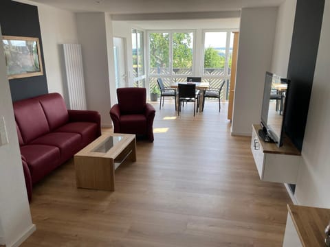 Communal lounge/ TV room, Living room, Seating area