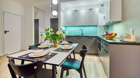 Dining area, Food, pet friendly