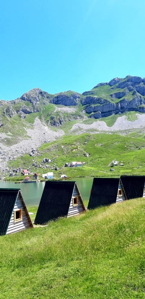 Kapetanovo jezero, Mountain cottage Captain's Lake Campground/
RV Resort in Montenegro