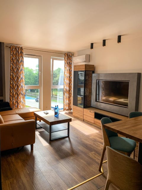 Communal lounge/ TV room, TV and multimedia, Living room, Seating area