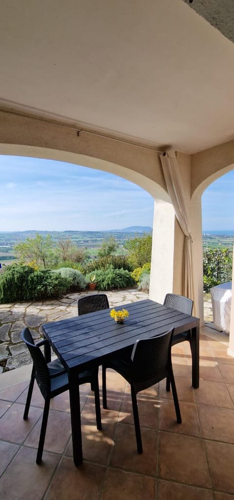 Patio, Natural landscape, Garden, View (from property/room), Dining area