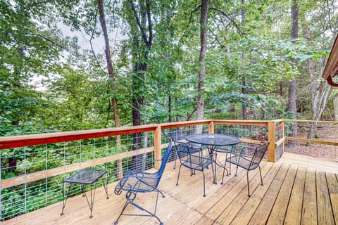 Adventure Awaits Hotel in Beaver Lake