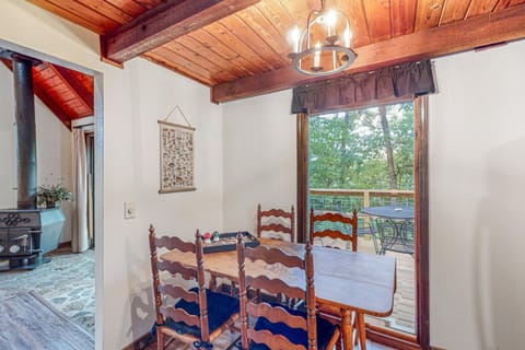 Adventure Awaits Hotel in Beaver Lake