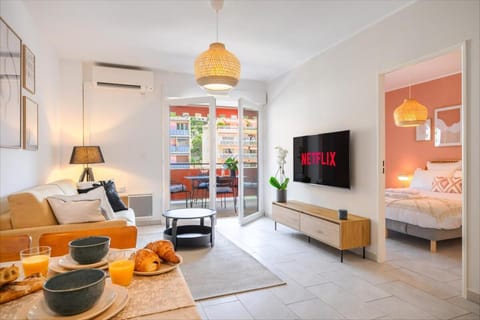 Le COQ Wagner - Garage -AC- Swimming pool Apartment in Menton