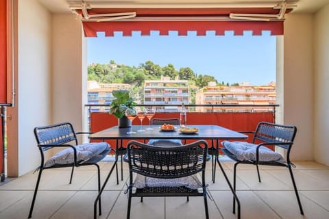 Le COQ Wagner - Garage -AC- Swimming pool Apartment in Menton