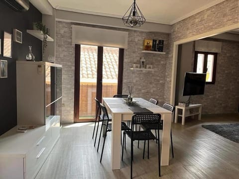TV and multimedia, Balcony/Terrace, Living room, Dining area, air conditioner
