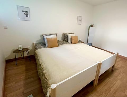 Confortable appart. en résidence (rez-de-chaussé) Apartment in Luxembourg District, Luxembourg