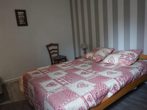 Appartement à Méaudre - 4 pers, proche centre, balcon, parking - FR-1-737-9 Apartment in Provence-Alpes-Côte d'Azur