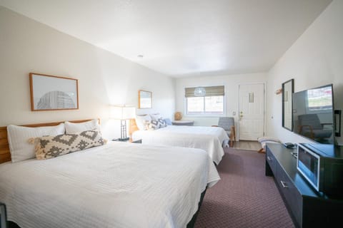 Bed, Photo of the whole room