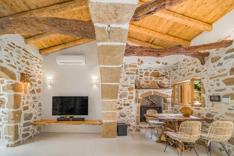 TV and multimedia, Living room, flat iron