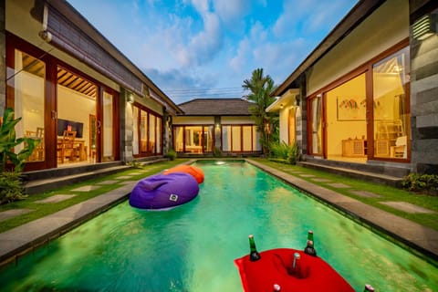 Property building, Pool view