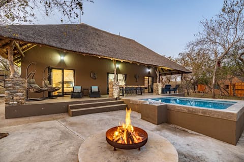 Patio, Swimming pool, flat iron