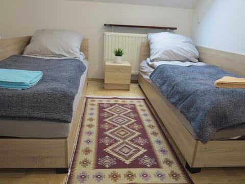 Bed, Photo of the whole room, microwave