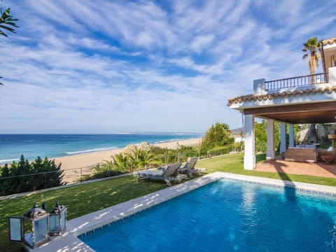 Property building, Day, Natural landscape, View (from property/room), Balcony/Terrace, Beach, Pool view, Sea view, Swimming pool, sunbed