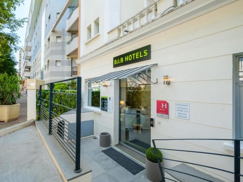 Property building, Facade/entrance