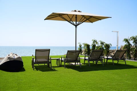 Day, Natural landscape, Garden, Garden view, Sea view, sunbed