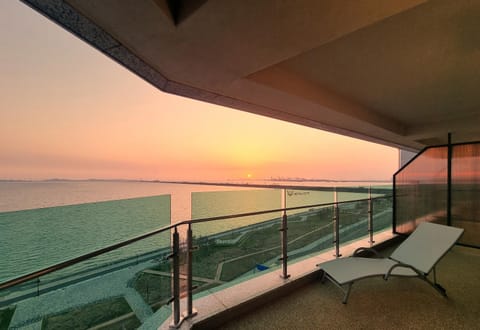 Natural landscape, View (from property/room), Balcony/Terrace, Sea view, Sunset