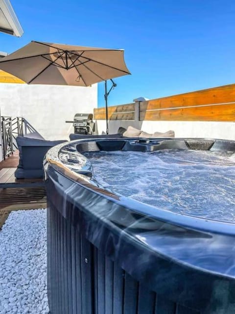 Natural landscape, Hot Tub