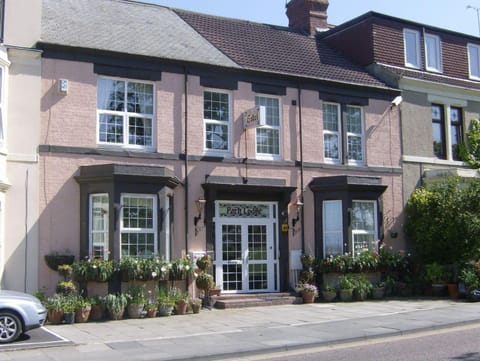 Park Lodge Guest House Bed and Breakfast in Whitley Bay