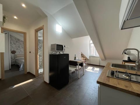 Kitchen or kitchenette, Living room, Dining area, minibar, stove
