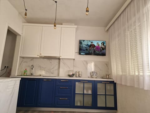 TV and multimedia, Kitchen or kitchenette
