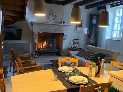 Living room, Dining area