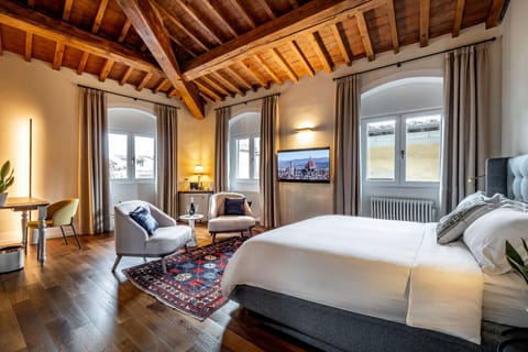 Bed, TV and multimedia, Bedroom