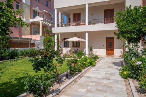 Property building, Day, Garden, Balcony/Terrace, Garden view