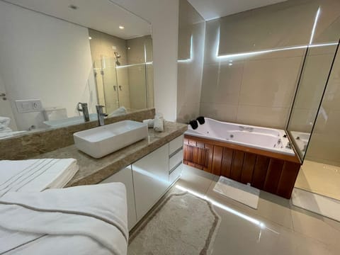 Hot Tub, Bathroom, Bath