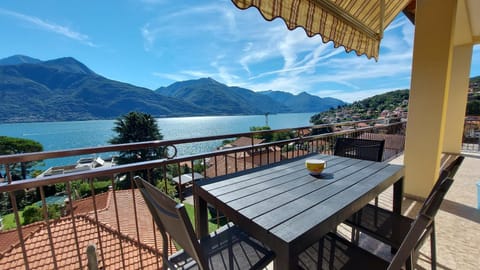 Balcony/Terrace, Lake view