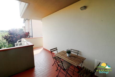 Patio, Day, View (from property/room), Balcony/Terrace, Living room, Dining area