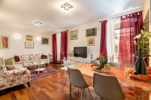 TV and multimedia, Living room, Seating area