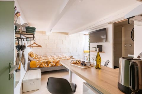 Coffee/tea facilities, Kitchen or kitchenette