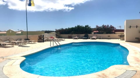 Swimming pool, Swimming pool, sunbed