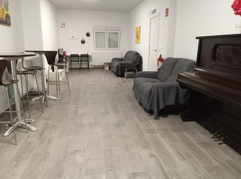Communal lounge/ TV room