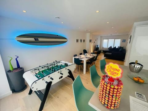 3 Bedroom Holiday Home by beach in Newquay House in Newquay