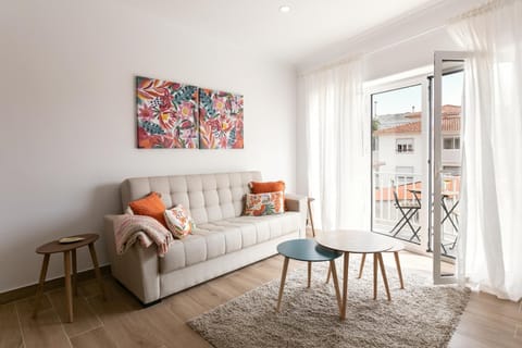 Communal lounge/ TV room, Balcony/Terrace, Living room