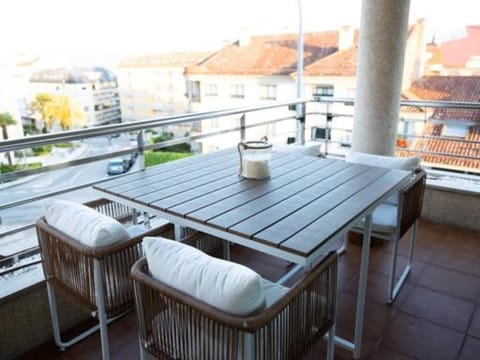 View (from property/room), Balcony/Terrace, Living room