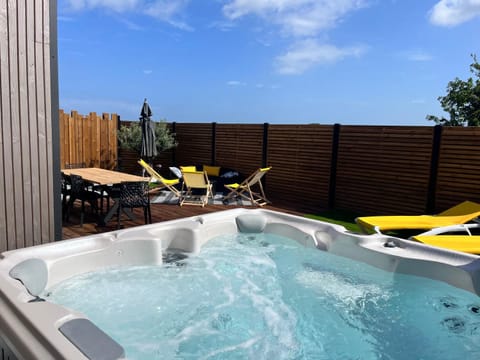 Natural landscape, Hot Tub, sunbed