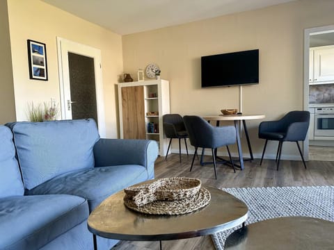 TV and multimedia, Living room, Dining area