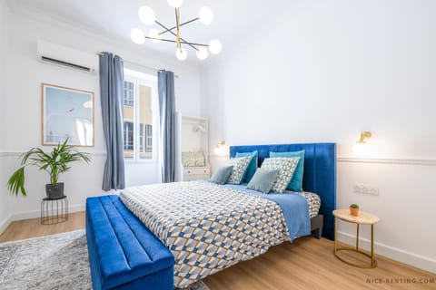 Property building, Photo of the whole room, Bedroom