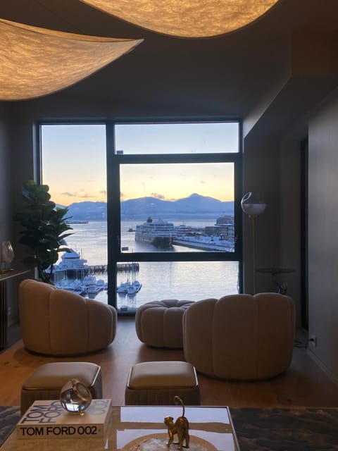 View (from property/room), Living room, City view, Mountain view, Sea view