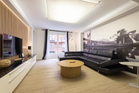 TV and multimedia, Living room, Seating area, Evening entertainment