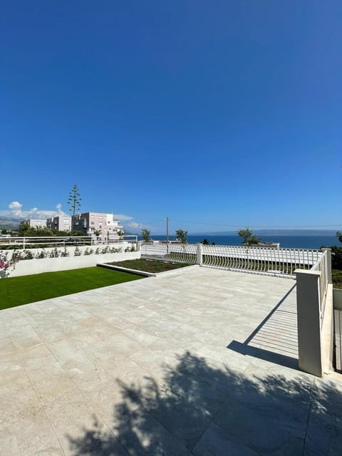 Day, Natural landscape, Balcony/Terrace, Sea view