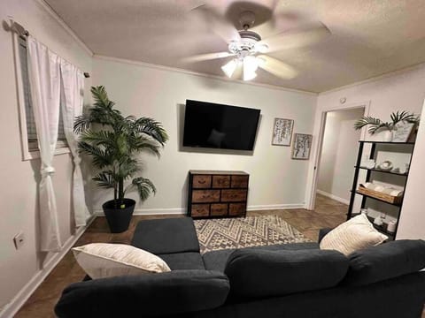 Discounted Cozy Home with Modern Amenities Apartment in Jackson
