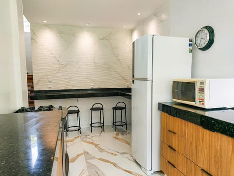 Kitchen or kitchenette, minibar, pet friendly, stove