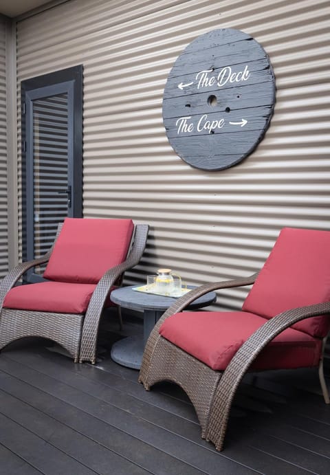 Property building, Seating area, sunbed